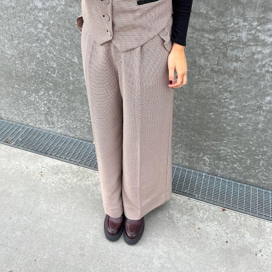 STORIES FROM THE ATELIER by COPENHAGENSHOES AS MAGIC PANTS PANTS 902 SAND CHECK