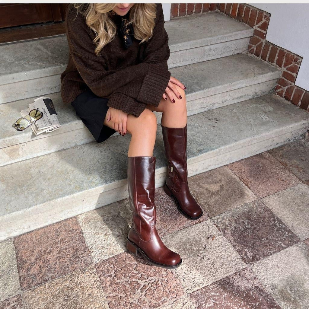 A REAL WOMAN'S WORLD BROWN –