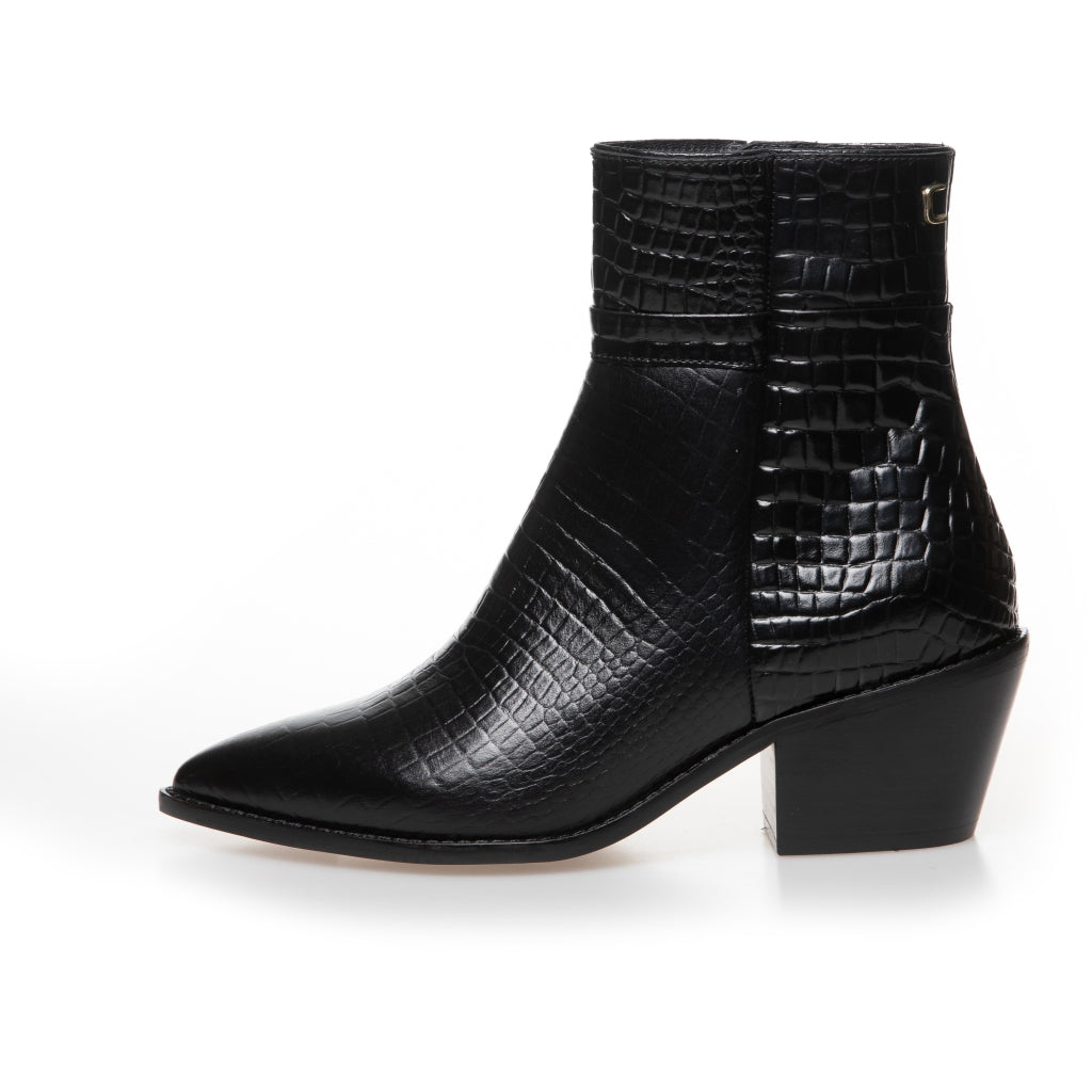 DIVIDED LOW - BLACK â Copenhagenshoes.com