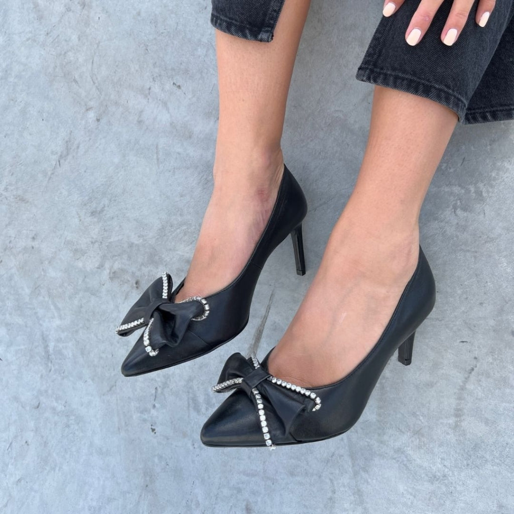 HER MOMENTS LEATHER BLACK – - Main Image