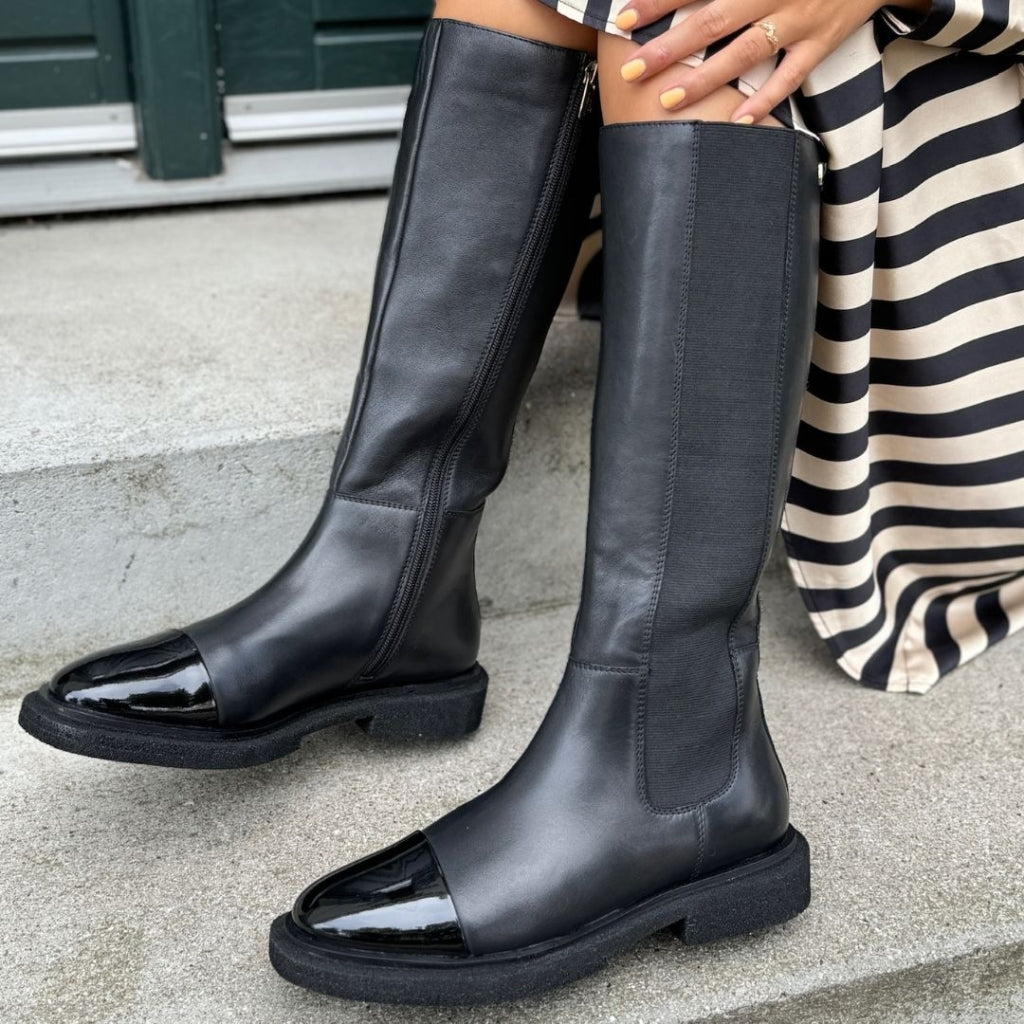 THE ART BOOT PATENT/TOE BLACK –