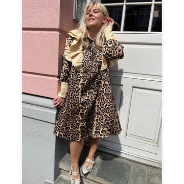 STORIES FROM THE ATELIER by COPENHAGENSHOES THE MOMENT DRESS CLOTHES 0702 LEP