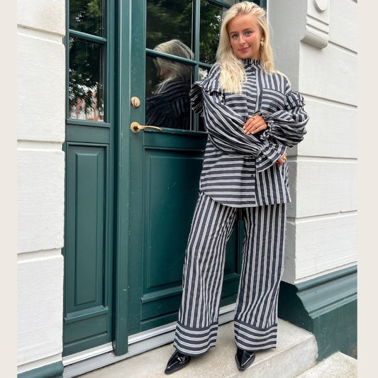 STORIES FROM THE ATELIER by COPENHAGENSHOES WHEN YOU LISTEN TOP SHIRT 1900 BLACK STRIPES