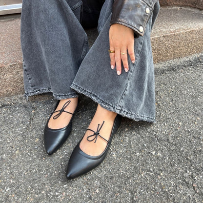 A BEAUTY BLK Black –