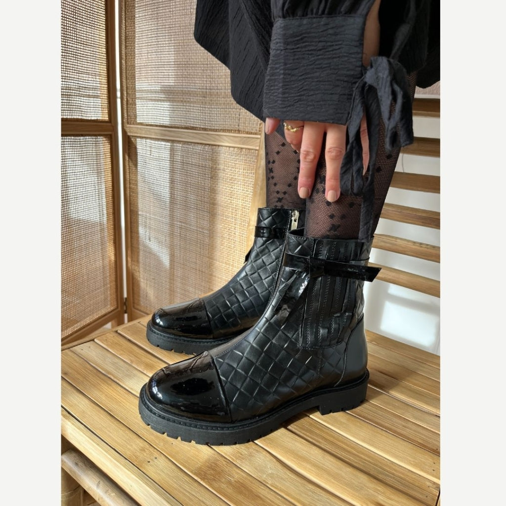 BE MY GUEST BLACK PATENT Copenhagenshoes