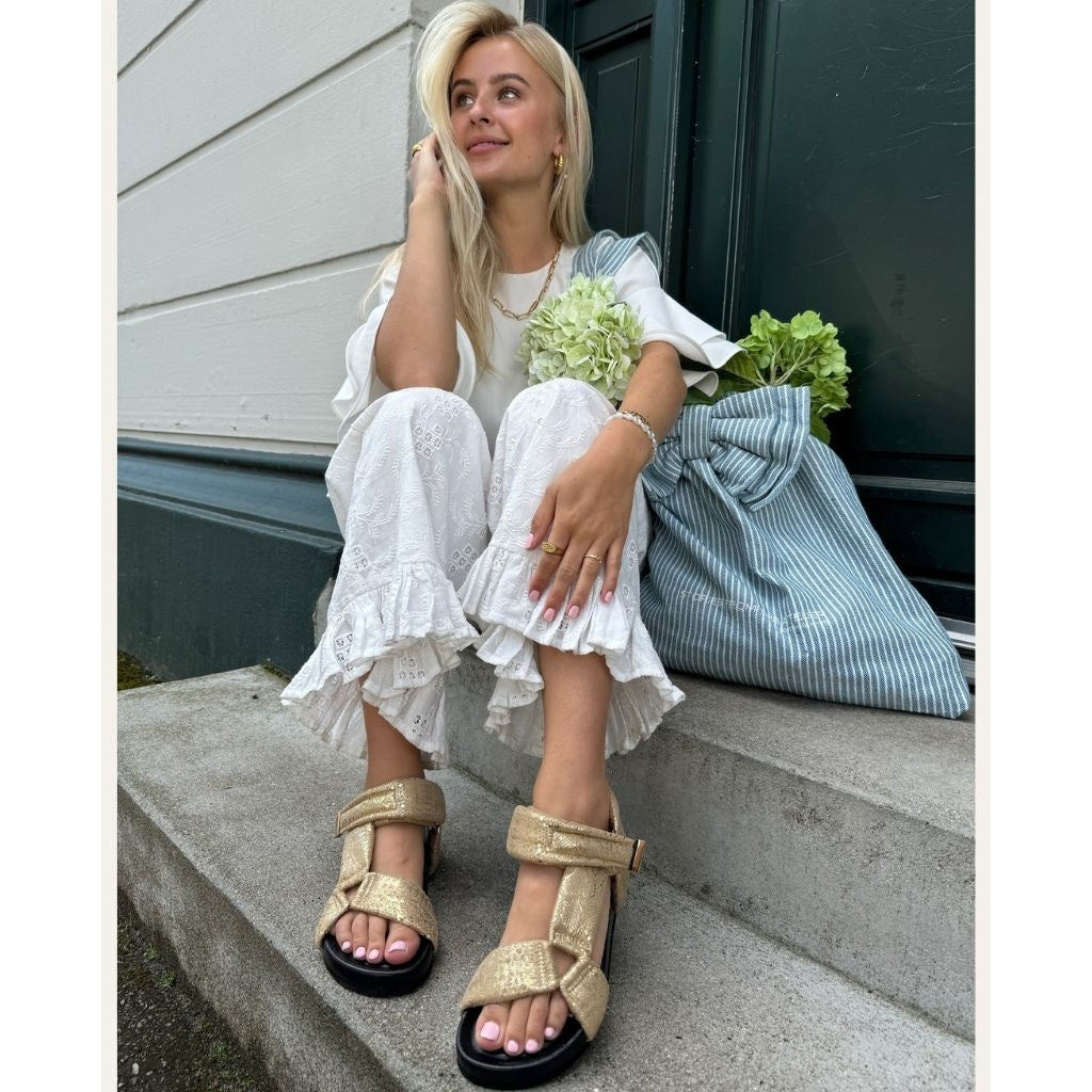 COPENHAGEN SHOES CARRIE MOON Sandals 011 Gold Snake