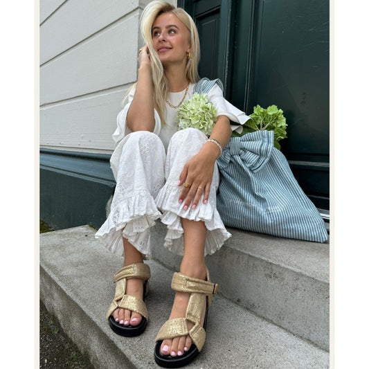 COPENHAGEN SHOES CARRIE MOON Sandals 011 Gold Snake