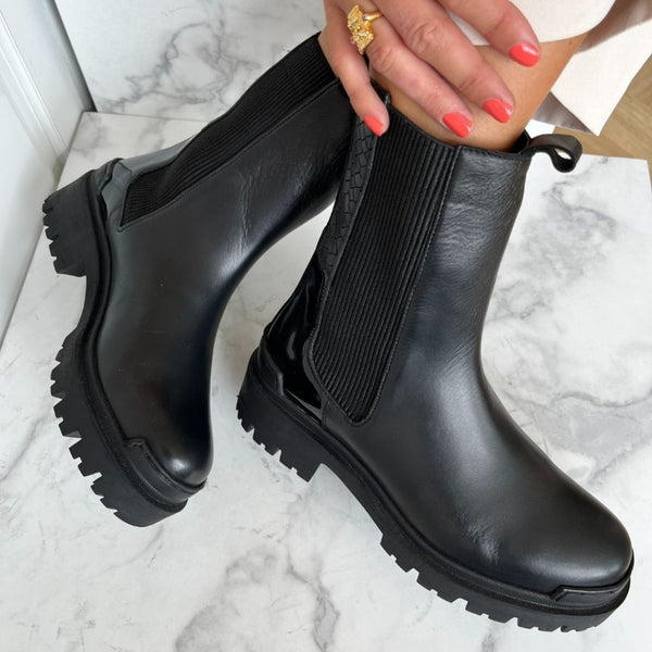 COPENHAGEN SHOES DAY DREAMING Boot 1207 BLACK W/PATENT HEEL