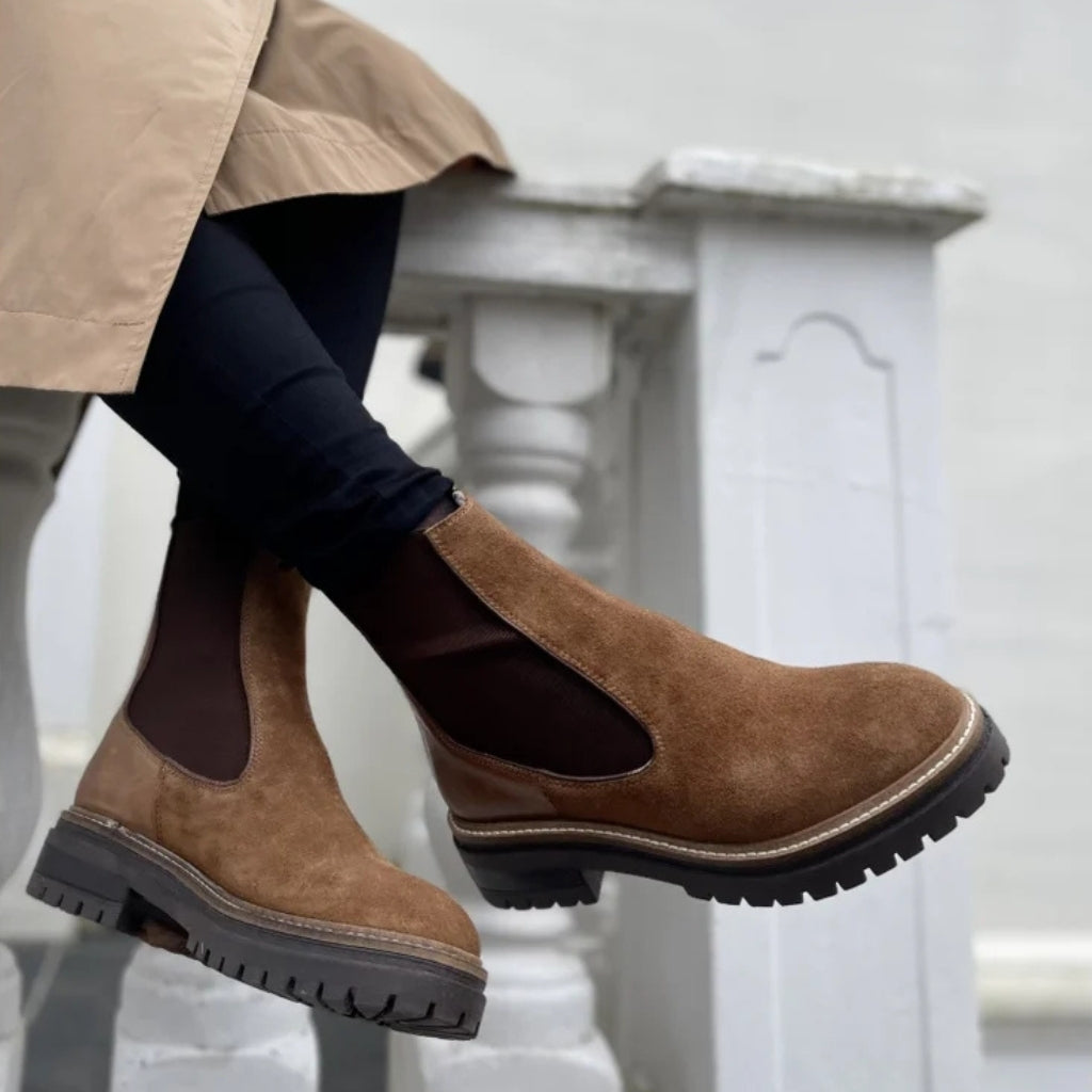 COPENHAGEN SHOES FALL 21 Suede Boots 112 Cognac