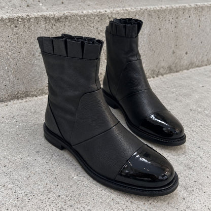 COPENHAGEN SHOES MARGARET Boots 00010 BLACK W/PATENT TOE
