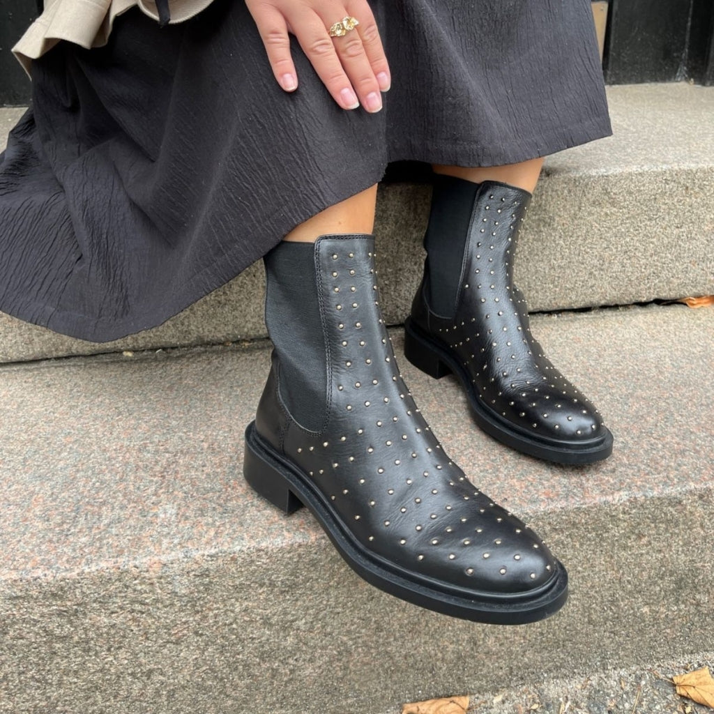 WOMEN SUPPORT WOMEN BLACK –