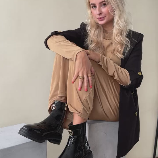 Copenhagen Shoes by Josefine Valentin LADY BOSS PATENT Boots 038 Black patent