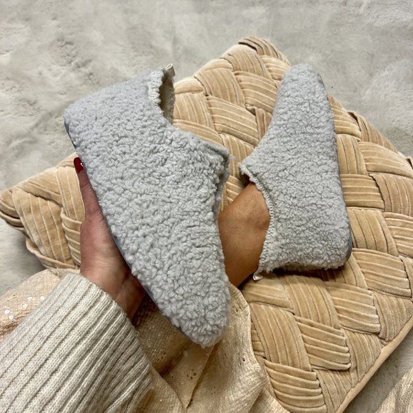 Light blue 2025 fuzzy slippers